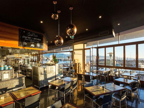 Bombora Seafood - Gold Coast 4U 2