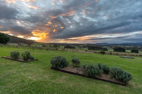 Mountain Ridge Wines - 1 Gold Coast 2