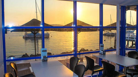 GJ's Bay Cafe And Grill - Accommodation Gold Coast 2