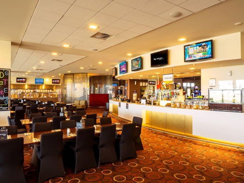 Popular Alm Bistro - Accommodation Gold Coast 0