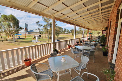 Railway Hotel Bribbaree - Gold Coast 4U 0