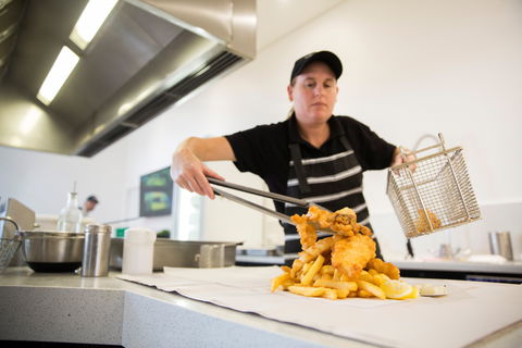 The Fresh Fish Place Fish Market & Café - Gold Coast 4U 1