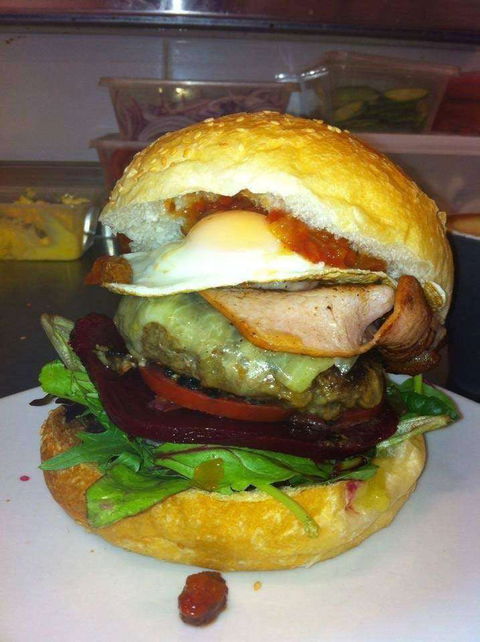 Ellie's Cafe - 1 Gold Coast 0