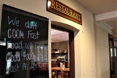 Walsh's Hotel - Accommodation Gold Coast 0