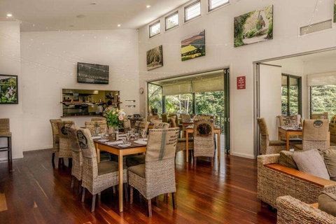 Pomodoras On Obi - Accommodation Gold Coast 0