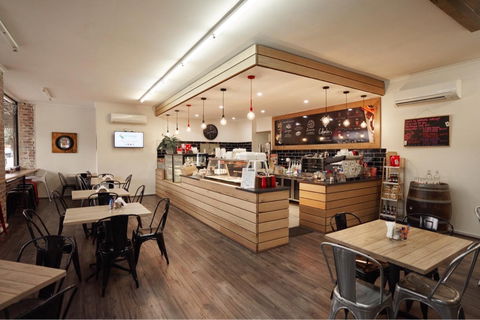 Colombo's Cafe & Pasta Bar - Gold Coast 4U 0