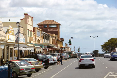 Lombardys - Accommodation Gold Coast 0