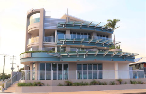 The Vinyard Wine Bar And Restaurant - 1 Gold Coast 1