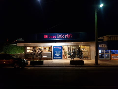 Three Little Pigs - Bar And Bistro - Gold Coast 4U 0