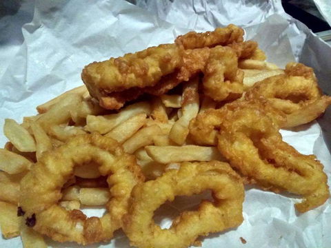 Rockingham Beach Fish And Chips - 1 Gold Coast 0