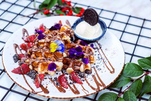 Shine Cafe - 1 Gold Coast 0