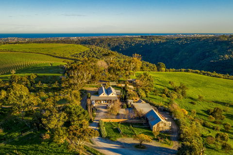 Samuel's Gorge Winery - Accommodation Gold Coast 0