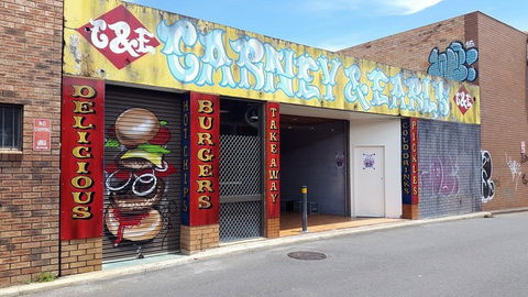 Carney & Earl's - Accommodation Gold Coast 0
