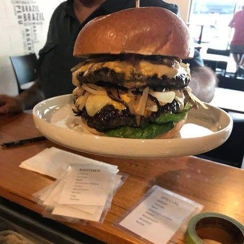 Fokker Burger - Gold Coast 4U 0