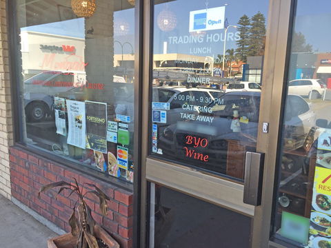 MONGGO Restaurant - Gold Coast 4U 0