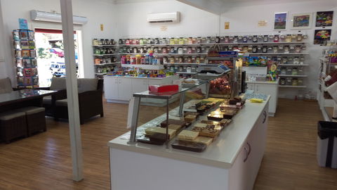 Mogo Fudge And Ice Cream /  Courtyard Cafe / Lots Of Lollies Mogo - 1 Gold Coast 2