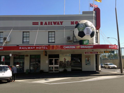 Railway Hotel - 1 Gold Coast 0