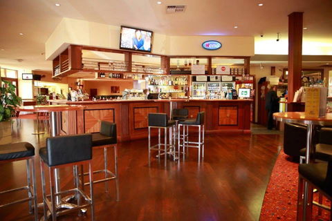 Vegas Bar & Bistro - Gold Coast 4U 0