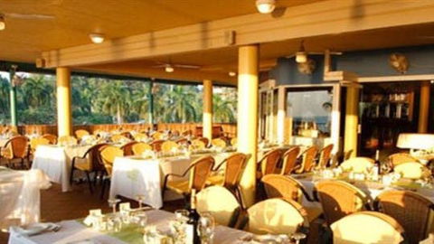 La Beach Restaurant - Accommodation Gold Coast 1