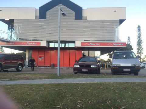 Pizza Hut - Runaway Bay - Gold Coast 4U 0