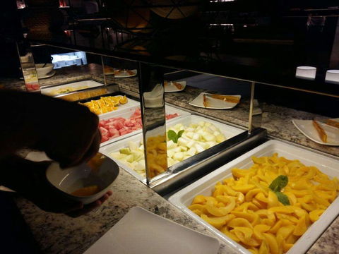 The Grange Buffet - Gold Coast 4U 0