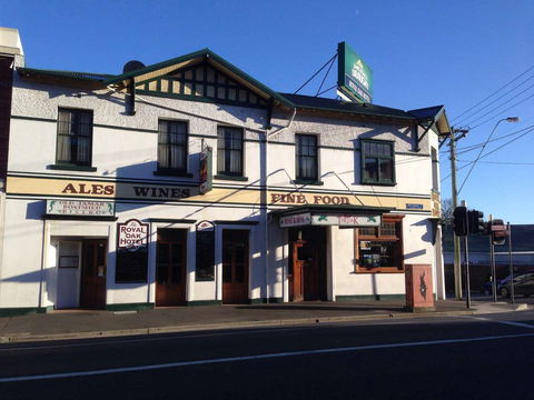 The Royal Oak - Accommodation Gold Coast 0