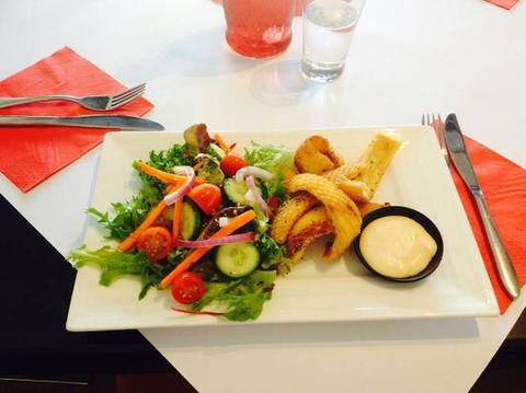 Patten's On Bridge - 1 Gold Coast 0