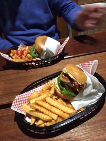 Carney & Earl's - Accommodation Gold Coast 0