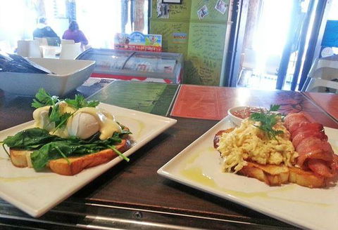 Agatha's Licensed Cafe - 1 Gold Coast 7