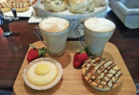 Agatha's Licensed Cafe - 1 Gold Coast 8