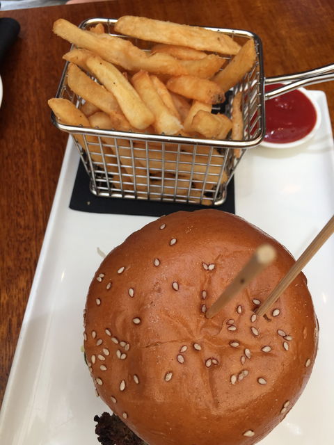 Adelphi Grill - Accommodation Gold Coast 4