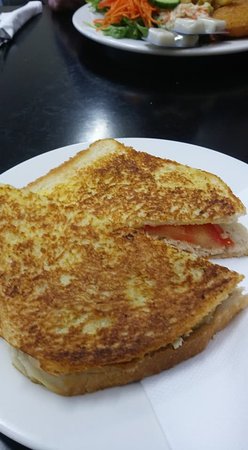 Amble Inn Snack Bar - Gold Coast 4U 0
