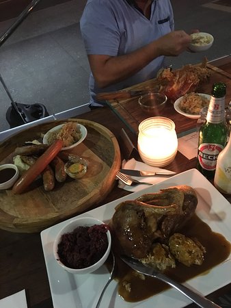 Der Stammtisch - Accommodation Gold Coast 0