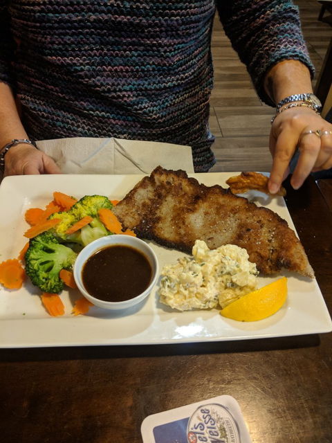 Der Stammtisch - Accommodation Gold Coast 3