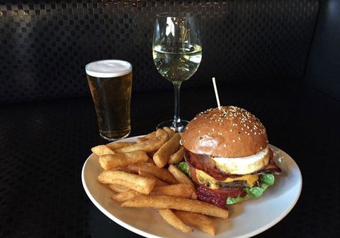 Network Public Bar & Pizzeria - Gold Coast 4U 7