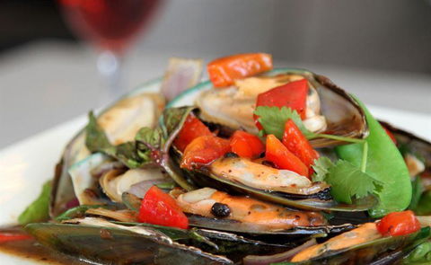 Sing's Asian Kitchen Rosalie - Accommodation Gold Coast 11