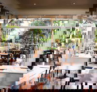 Poolside Restaurant - Accommodation Gold Coast