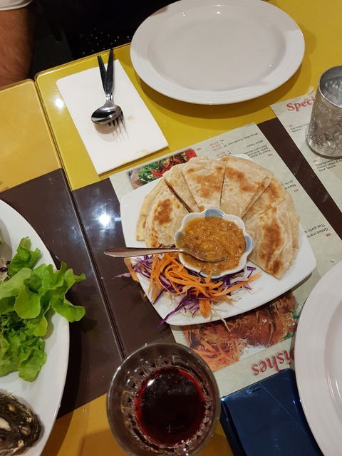 Amphawa Thai Restaurant - 1 Gold Coast 4