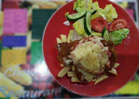 Chow In - Accommodation Gold Coast 2