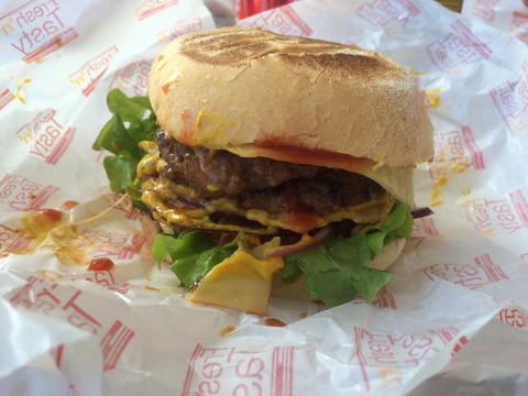 Malibu Burgers - Gold Coast 4U 0