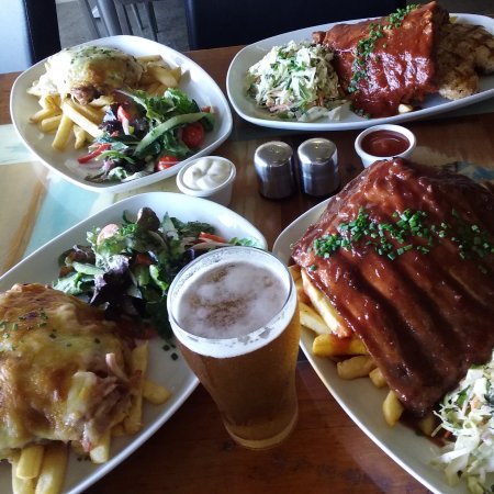 The Alex Bar & Grill - 1 Gold Coast 0