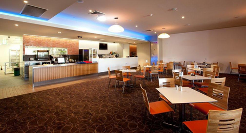 The Avenues Tavern - Gold Coast 4U 2