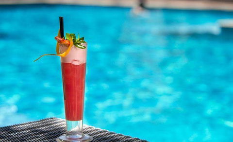 The Deck Poolside Bar & Restaurant - Gold Coast 4U 9