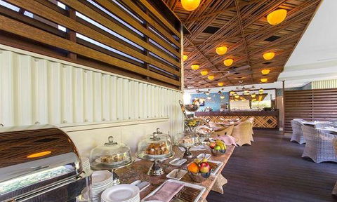 The Deck Poolside Bar & Restaurant - Gold Coast 4U 1