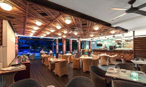 The Deck Poolside Bar & Restaurant - Gold Coast 4U 3