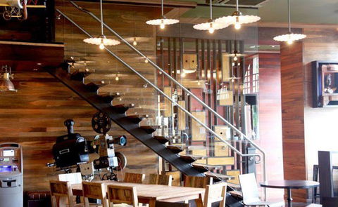 Jackpot Dining - Accommodation Gold Coast 5