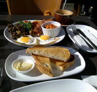 Zebra Lounge - Gold Coast 4U