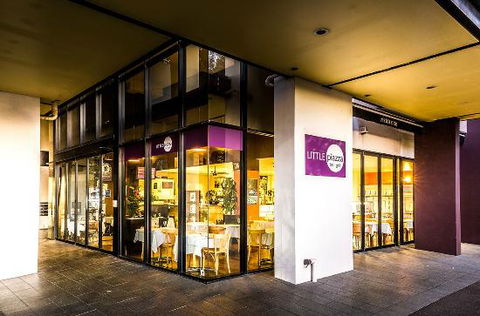 Little Piazza Bar & Grill - 1 Gold Coast 0