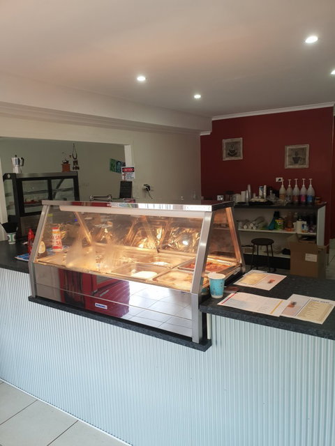 Red Centre Cafe And Takeaway - Accommodation Gold Coast 5