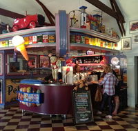Cruzin' in the 50's Diner - Gold Coast 4U